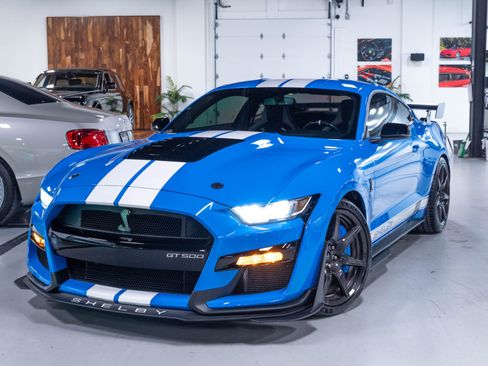 Used 2022 Ford Mustang Shelby GT500 w/ Carbon Fiber Track Pack RWD image 77