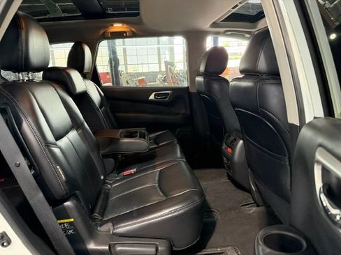 Used 2018 Nissan Pathfinder SL w/ SL Premium Package AWD/4WD image 10