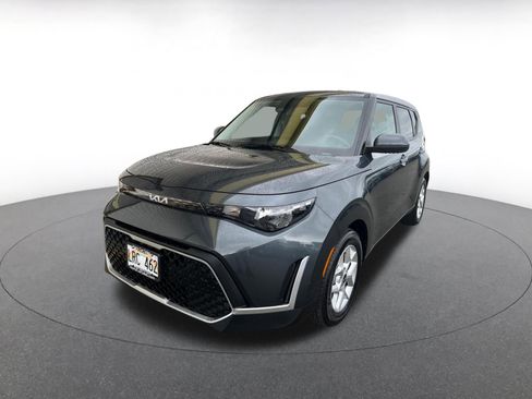 Used 2025 Kia Soul LX w/ LX Technology Package FWD image 4