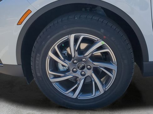 New 2026 Lincoln Corsair Premiere FWD image 9