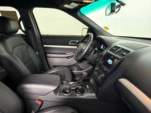 Used 2017 Ford Explorer XLT w/ Equipment Group 202A image 52