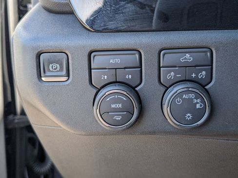 Certified 2023 Chevrolet Silverado 1500 LT AWD/4WD image 15