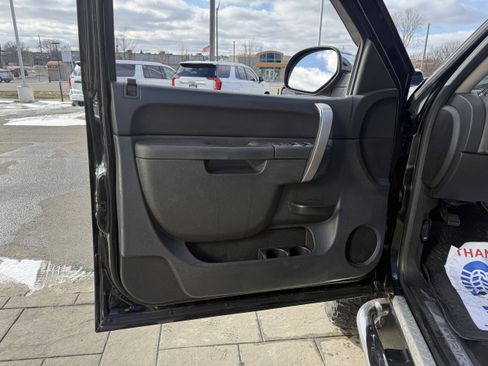 Used 2014 Chevrolet Silverado 2500 LT AWD/4WD image 12
