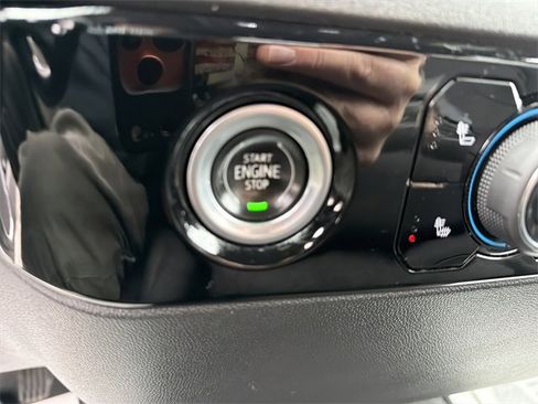 Used 2022 Chevrolet Silverado 1500 LT image 24