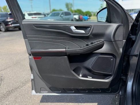Used 2024 Ford Escape ST-Line w/ Tech Pack #1 AWD/4WD image 12