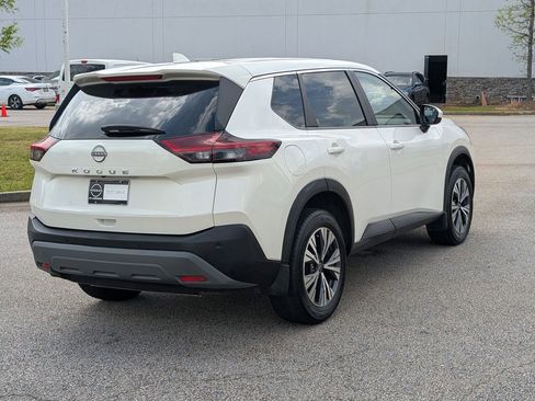 Used 2023 Nissan Rogue SV image 5