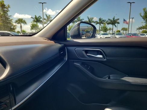 Used 2021 Nissan Rogue SV w/ Premium Package FWD image 28