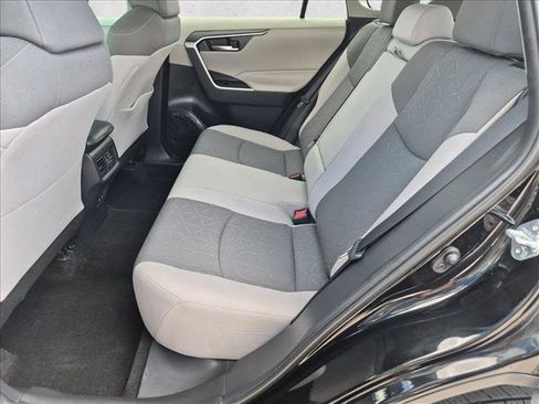 Used 2021 Toyota RAV4 XLE w/ Protection Package (TMS) AWD/4WD image 19