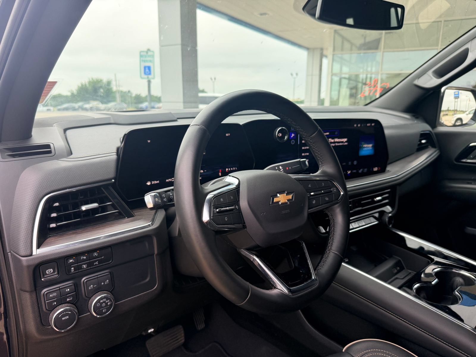 Used 2025 Chevrolet Tahoe Premier AWD/4WD image 14