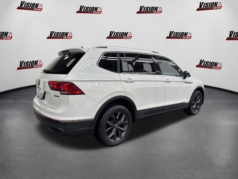Used 2022 Volkswagen Tiguan SE image 5