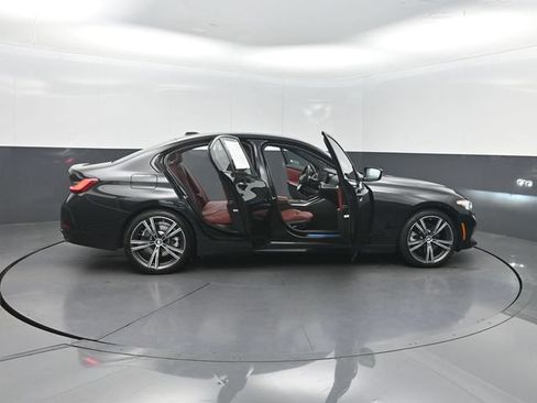 Used 2023 BMW 330i Sedan w/ Premium Package RWD image 31