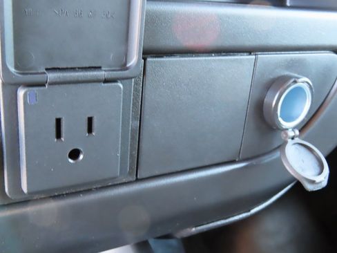 New 2025 Chevrolet Express 2500 Work Van w/ Safety Package image 10