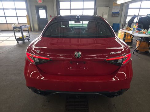 Used 2024 Alfa Romeo Giulia Veloce image 6