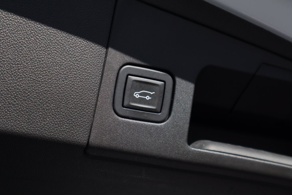 Certified 2017 Cadillac XT5 Premium Luxury FWD image 26