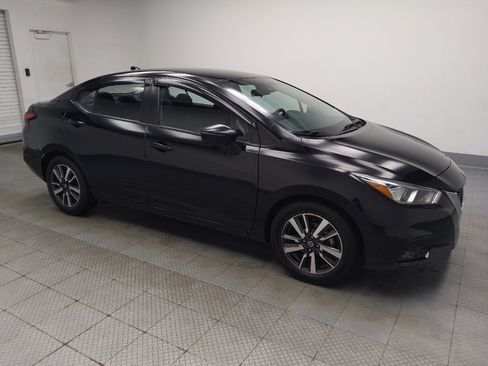Used 2021 Nissan Versa SV FWD image 11