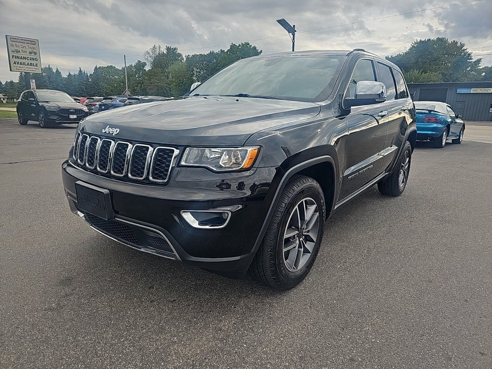 Used 2021 Jeep Grand Cherokee Limited AWD/4WD image 6