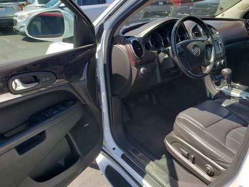 Used 2017 Buick Enclave Leather FWD image 12