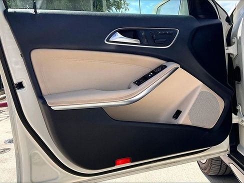 Used 2016 Mercedes-Benz GLA 250 image 21