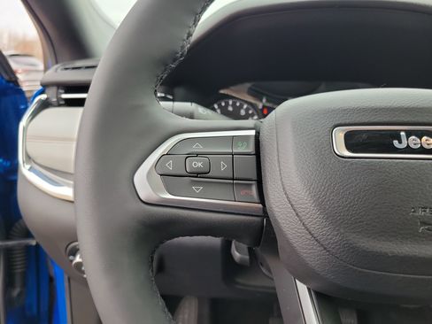 Used 2023 Jeep Compass Limited image 23