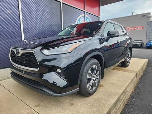 Used 2023 Toyota Highlander L image 48