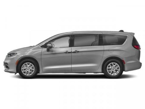 Used 2023 Chrysler Pacifica Touring-L w/ Uconnect Theater Family Group image 5