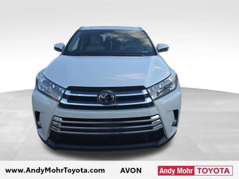 Used 2018 Toyota Highlander Limited Platinum image 2