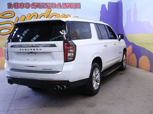 Used 2023 Chevrolet Suburban Premier image 8