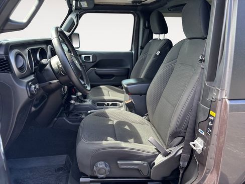 Used 2021 Jeep Wrangler Sport image 16