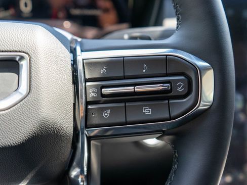 New 2026 GMC Terrain Elevation w/ Elevation Premium Package AWD/4WD image 19
