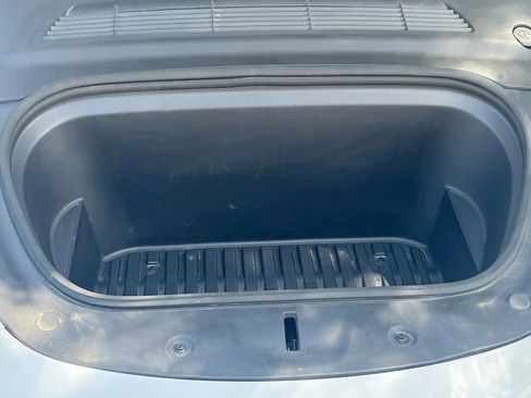 Used 2025 Tesla Model Y Long Range AWD/4WD image 30