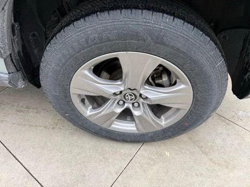 Used 2023 Toyota RAV4 XLE image 12