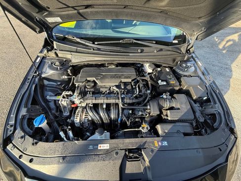 Used 2024 Hyundai Elantra SEL FWD image 12