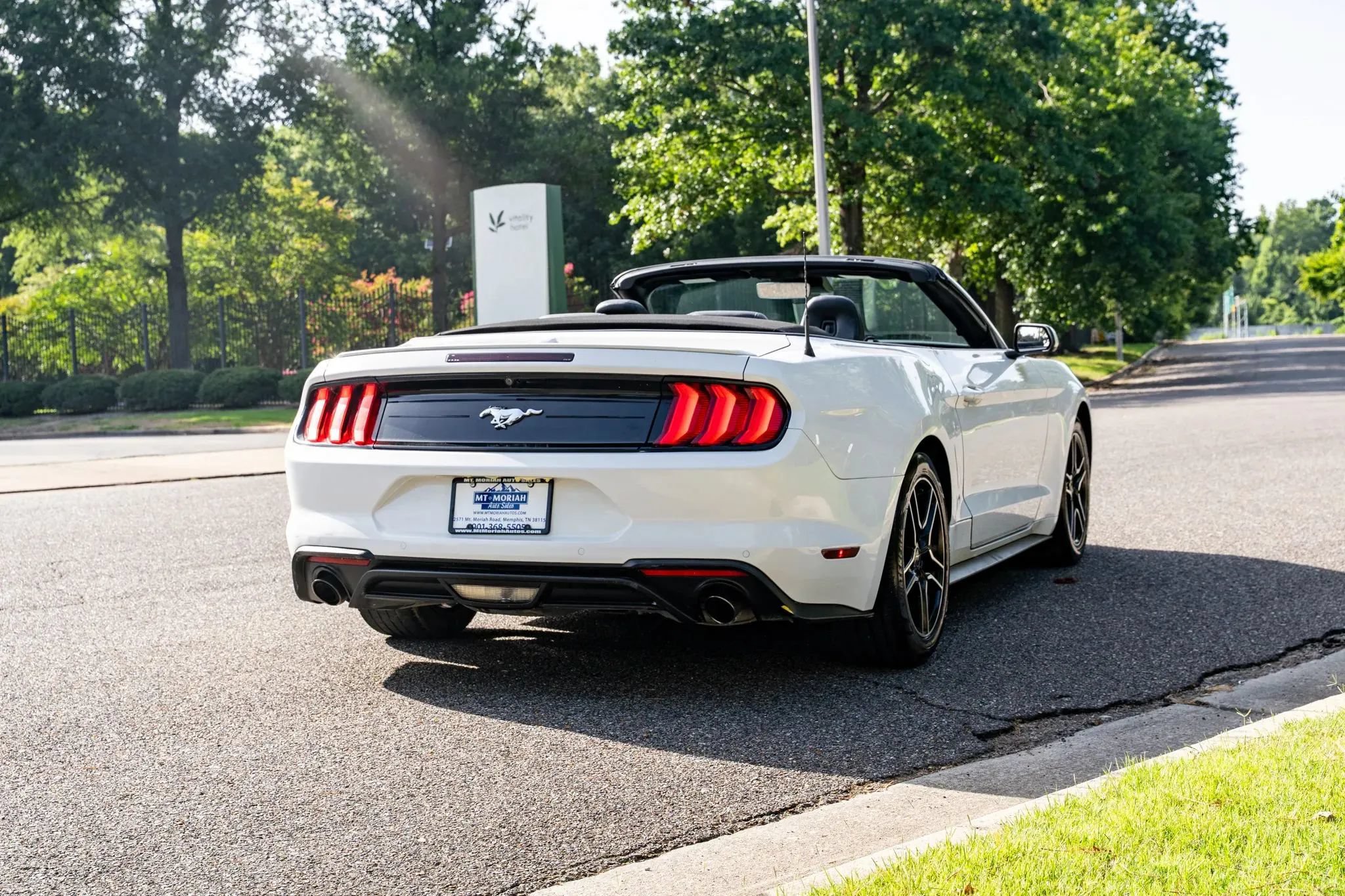 Used 2021 Ford Mustang Premium RWD image 6