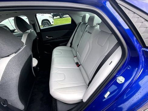 Used 2025 Hyundai Elantra Limited FWD image 23