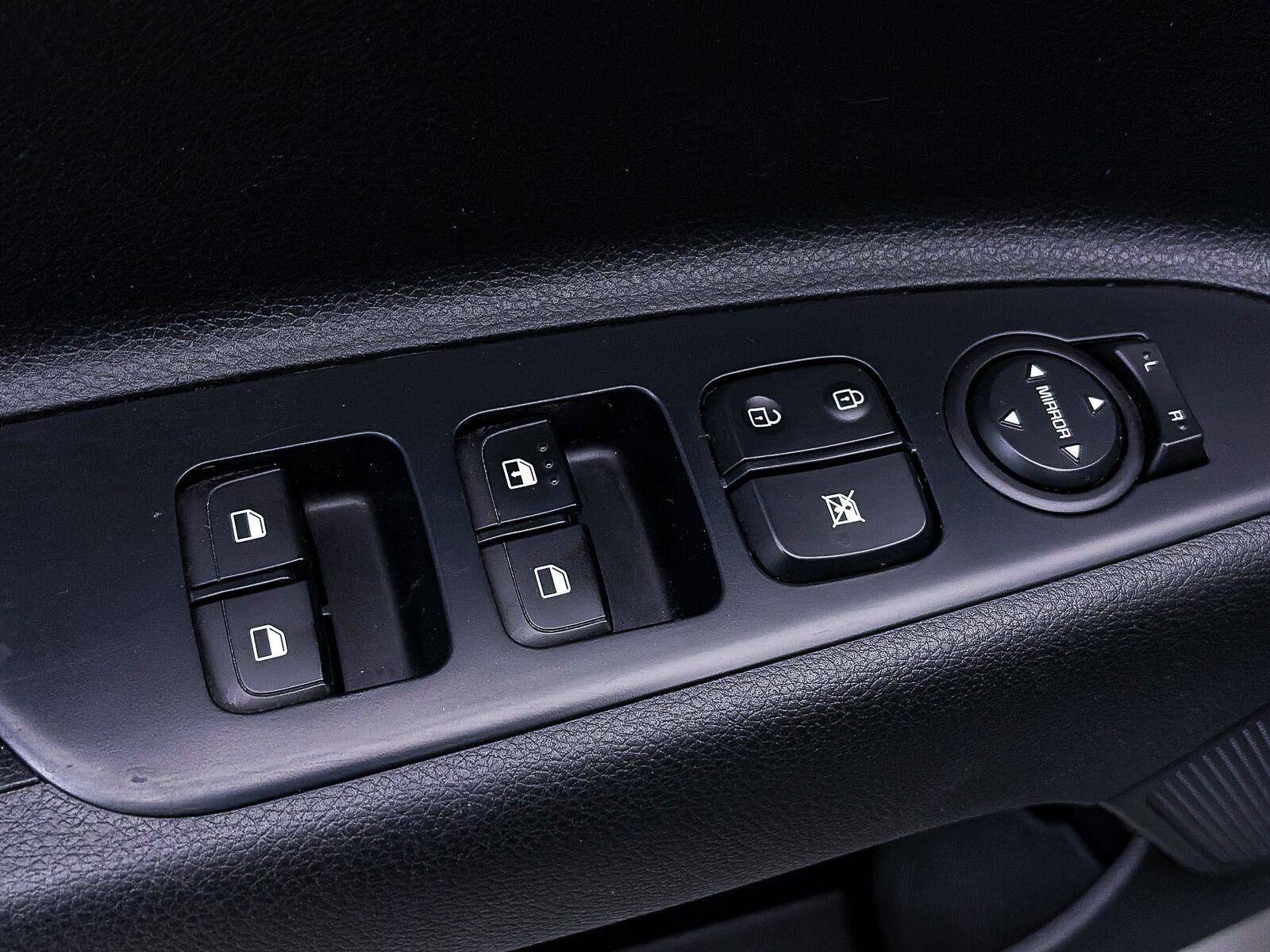 Used 2019 Kia Rio S FWD image 13