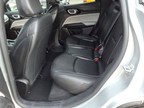 Used 2025 Jeep Compass Limited AWD/4WD image 13