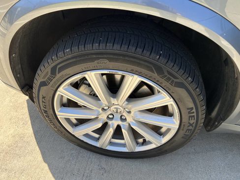 Used 2016 Volvo XC90 T6 Inscription w/ Vision Package image 17