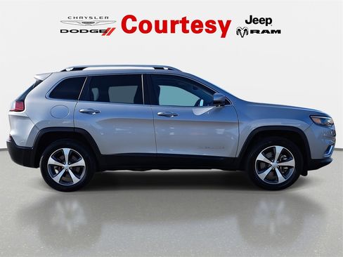 Used 2020 Jeep Cherokee Limited image 4