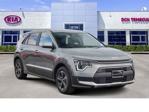 Certified 2025 Kia Niro LX image 3