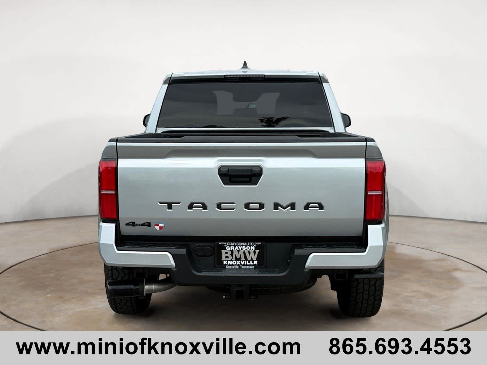 Used 2024 Toyota Tacoma TRD Sport AWD/4WD image 4