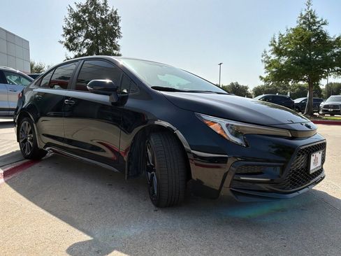 Used 2025 Toyota Corolla SE FWD image 4