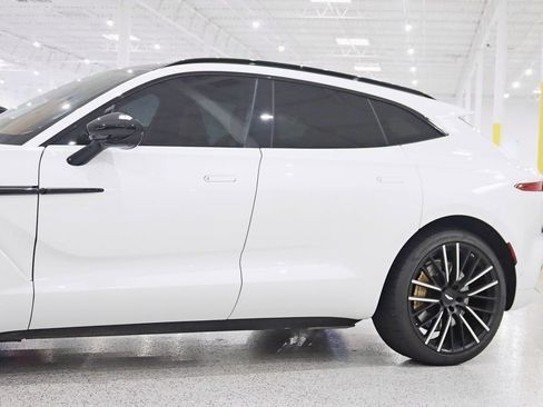 Used 2023 Aston Martin DBX AWD/4WD image 3