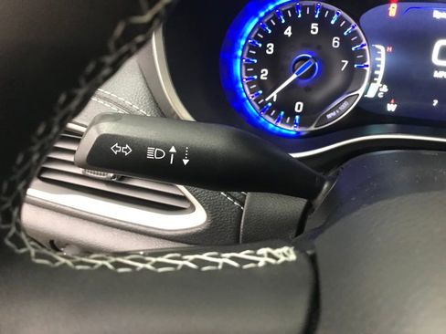 New 2026 Chrysler Pacifica Select image 18