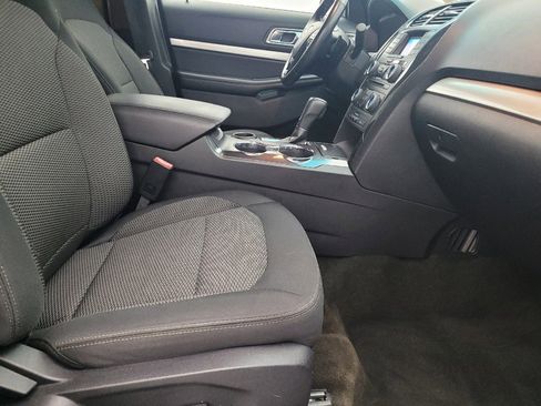 Used 2016 Ford Explorer XLT image 21
