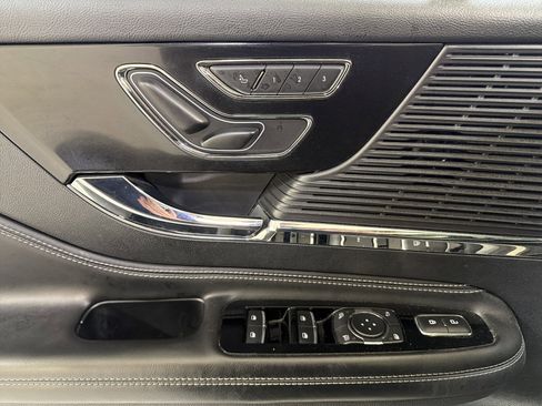 Used 2022 Lincoln Corsair AWD w/ Premium Package image 8