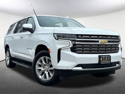 Used 2023 Chevrolet Suburban Premier image 2