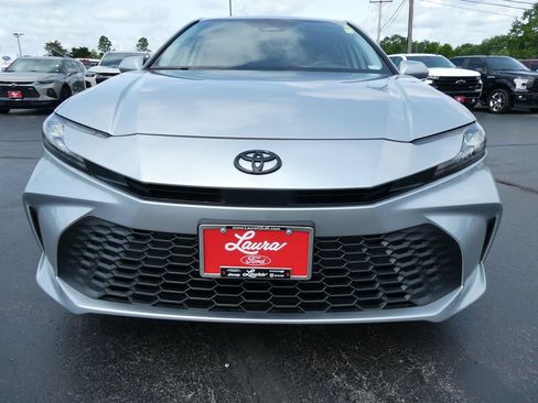 Used 2025 Toyota Camry LE w/ Convenience Package FWD image 10