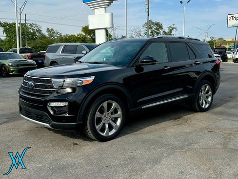 Used 2020 Ford Explorer Platinum w/ Premium Technology Package AWD/4WD image 3