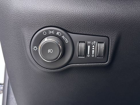 New 2026 Jeep Compass Limited image 24