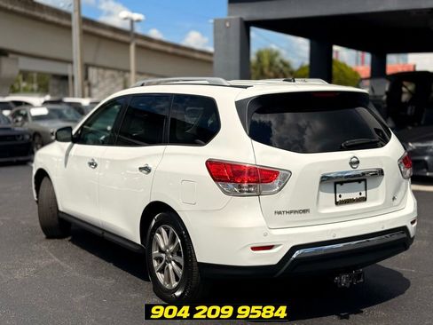 Used 2016 Nissan Pathfinder SV FWD image 3